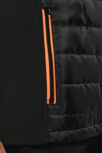 1911168-738000_CORE Dry Active Comfort LS W_Closeup4.jpg